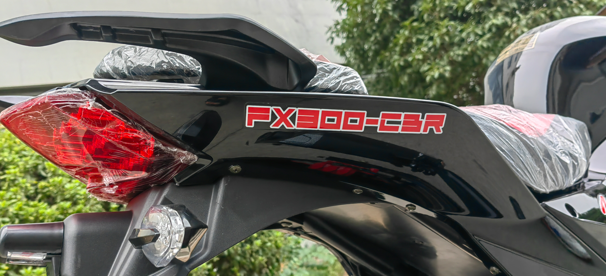 FX300-CBR